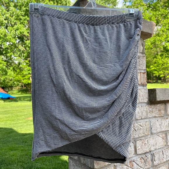 Dresses & Skirts - Cotton Asymmetric Black and White Striped Skirt